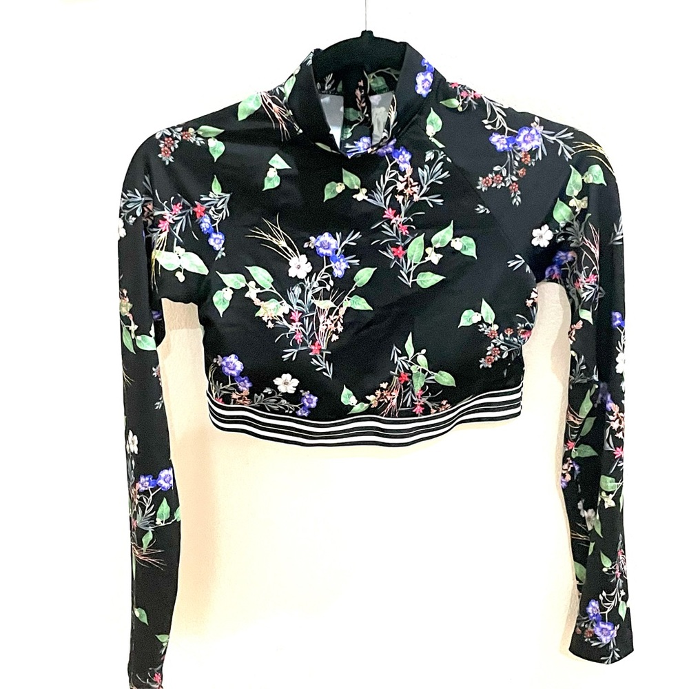 Athleta long sleeve top for swim or yoga